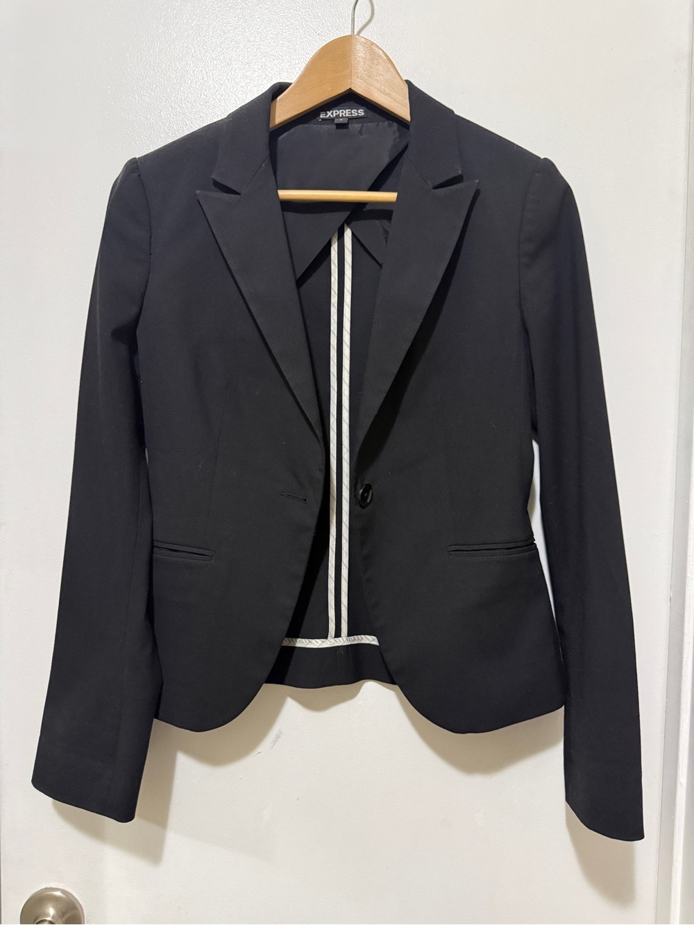 Express Black Single-Button Women's Blazer